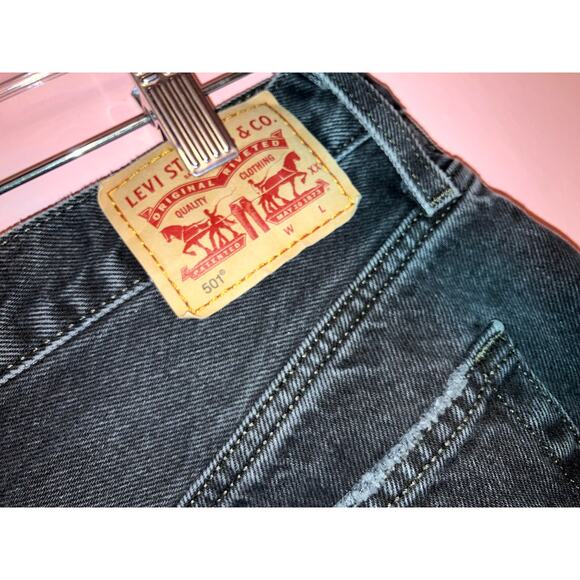 Levi's black 501 distressed jean shorts size 28 - Picture 2 of 9